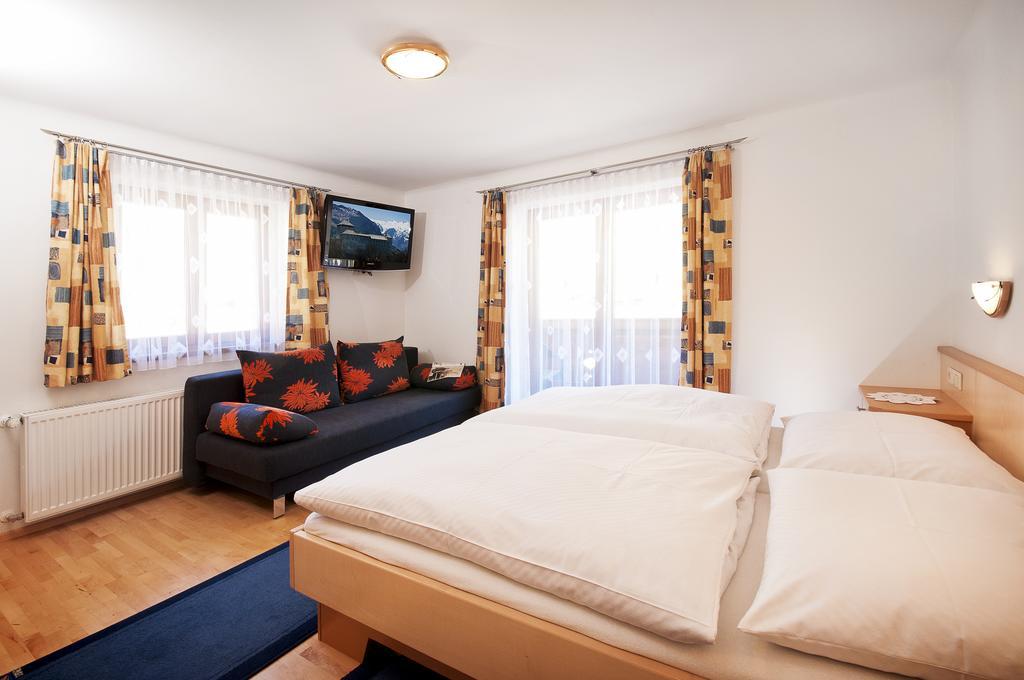 Haus Hubertus Apartment Fusch an der Grossglocknerstrasse Cameră foto